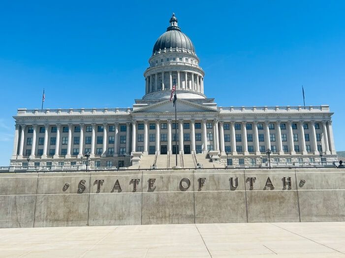 Auf unserer Yellowstone Route ging es auch nach Salt Lake City und natürlich besuchen wir auch das State of Utah Capitol
